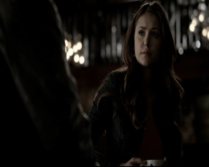 VampireDiariesWorld-dot-org_5x19ManOnFire0405.jpg