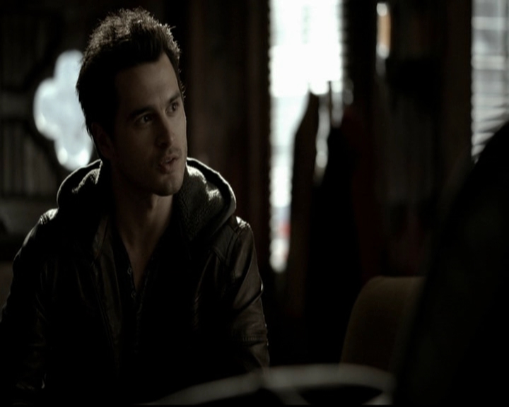 VampireDiariesWorld-dot-org_5x19ManOnFire0408.jpg