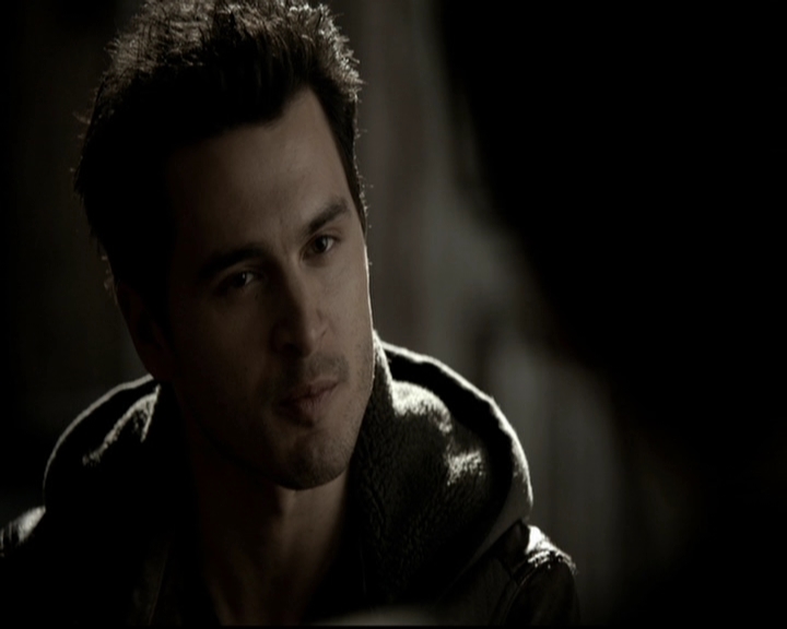 VampireDiariesWorld-dot-org_5x19ManOnFire0409.jpg