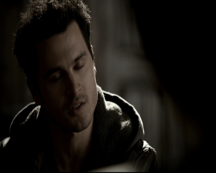 VampireDiariesWorld-dot-org_5x19ManOnFire0413.jpg