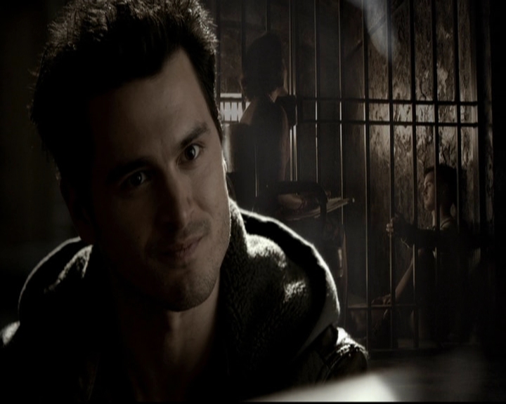 VampireDiariesWorld-dot-org_5x19ManOnFire0416.jpg