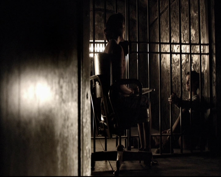 VampireDiariesWorld-dot-org_5x19ManOnFire0418.jpg