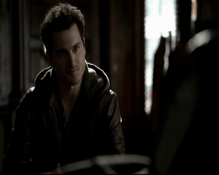 VampireDiariesWorld-dot-org_5x19ManOnFire0433.jpg