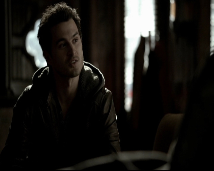 VampireDiariesWorld-dot-org_5x19ManOnFire0441.jpg