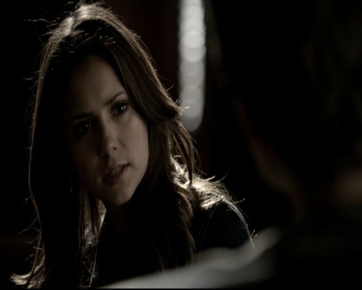 VampireDiariesWorld-dot-org_5x19ManOnFire0443.jpg