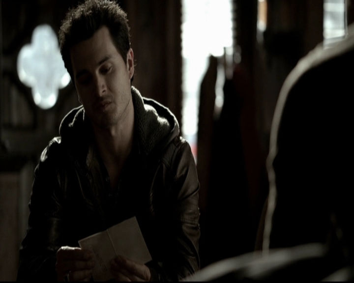 VampireDiariesWorld-dot-org_5x19ManOnFire0450.jpg