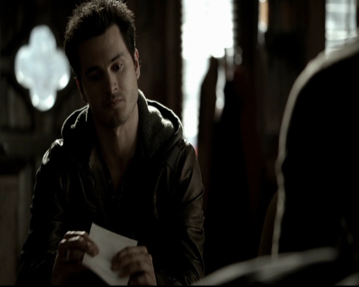 VampireDiariesWorld-dot-org_5x19ManOnFire0451.jpg