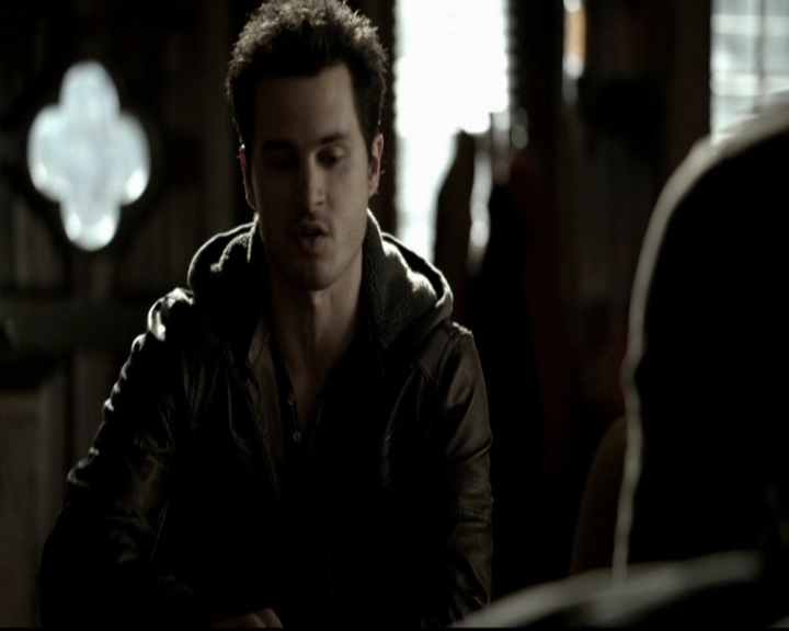 VampireDiariesWorld-dot-org_5x19ManOnFire0452.jpg