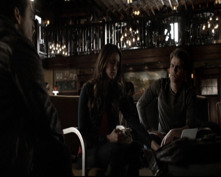 VampireDiariesWorld-dot-org_5x19ManOnFire0455.jpg