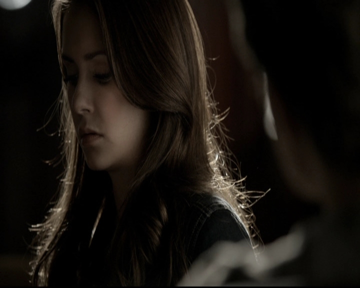 VampireDiariesWorld-dot-org_5x19ManOnFire0458.jpg