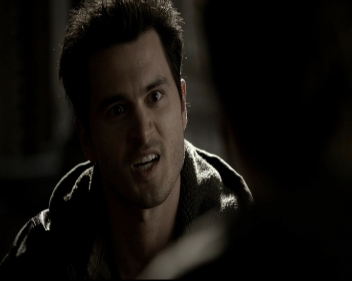 VampireDiariesWorld-dot-org_5x19ManOnFire0476.jpg