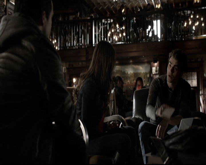 VampireDiariesWorld-dot-org_5x19ManOnFire0482.jpg