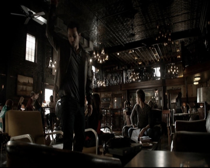 VampireDiariesWorld-dot-org_5x19ManOnFire0491.jpg