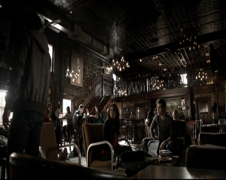 VampireDiariesWorld-dot-org_5x19ManOnFire0493.jpg