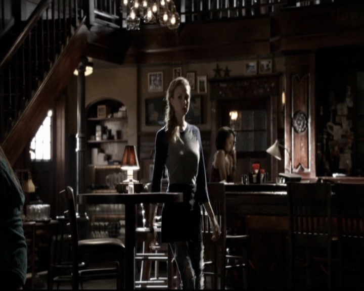 VampireDiariesWorld-dot-org_5x19ManOnFire0494.jpg