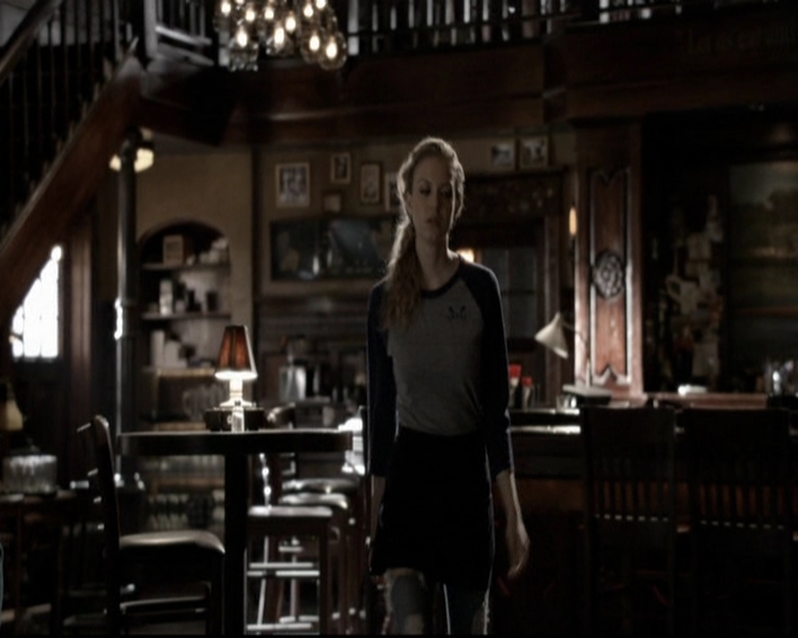 VampireDiariesWorld-dot-org_5x19ManOnFire0495.jpg