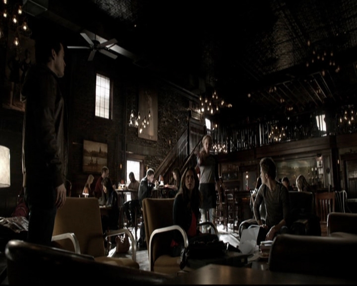 VampireDiariesWorld-dot-org_5x19ManOnFire0496.jpg