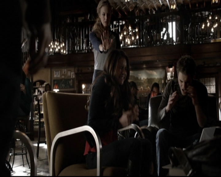 VampireDiariesWorld-dot-org_5x19ManOnFire0497.jpg