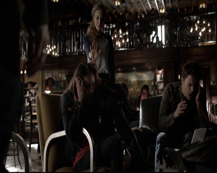 VampireDiariesWorld-dot-org_5x19ManOnFire0499.jpg