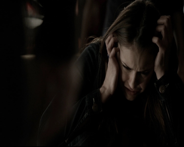 VampireDiariesWorld-dot-org_5x19ManOnFire0500.jpg