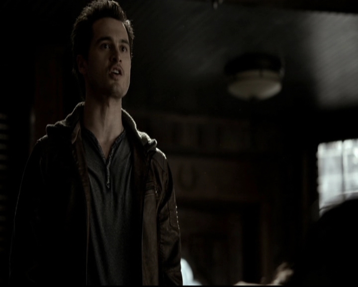 VampireDiariesWorld-dot-org_5x19ManOnFire0505.jpg