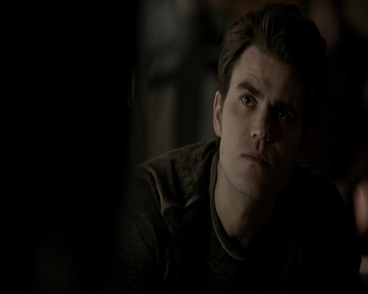 VampireDiariesWorld-dot-org_5x19ManOnFire0520.jpg