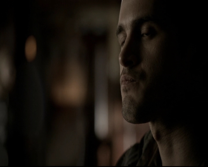 VampireDiariesWorld-dot-org_5x19ManOnFire0527.jpg