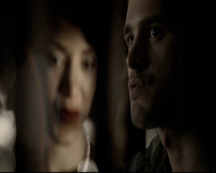 VampireDiariesWorld-dot-org_5x19ManOnFire0528.jpg