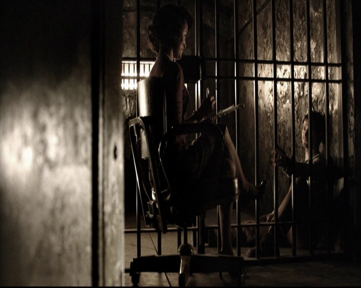 VampireDiariesWorld-dot-org_5x19ManOnFire0545.jpg