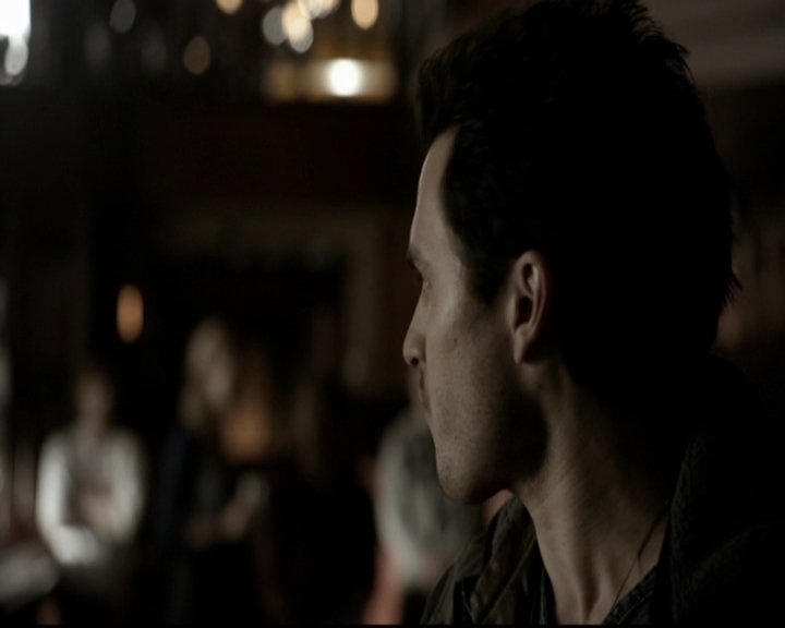 VampireDiariesWorld-dot-org_5x19ManOnFire0551.jpg