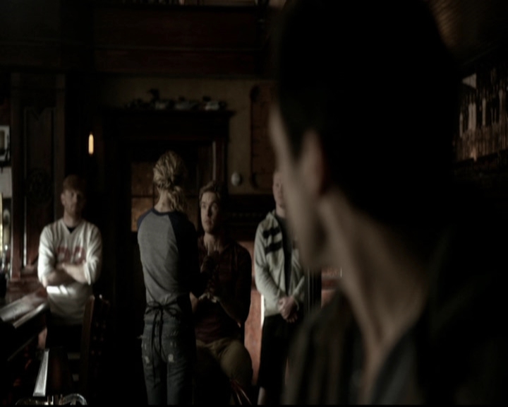 VampireDiariesWorld-dot-org_5x19ManOnFire0552.jpg