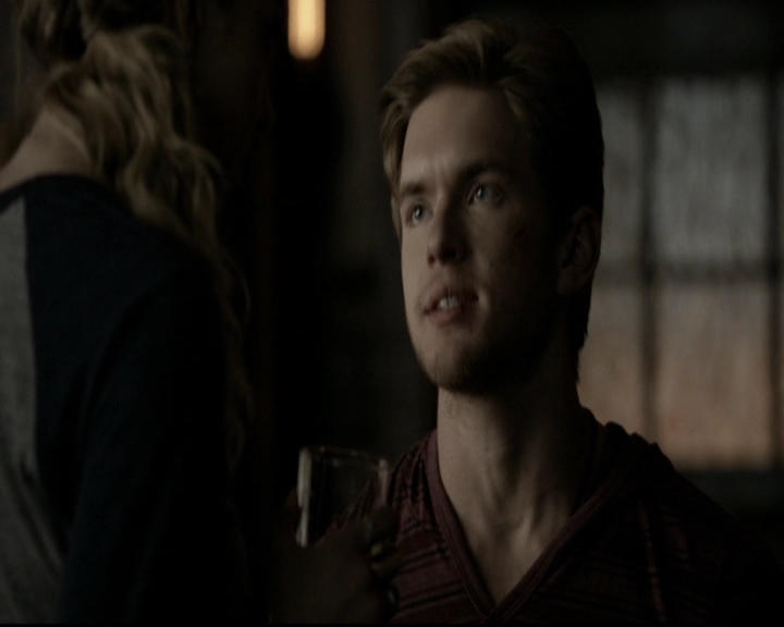 VampireDiariesWorld-dot-org_5x19ManOnFire0559.jpg