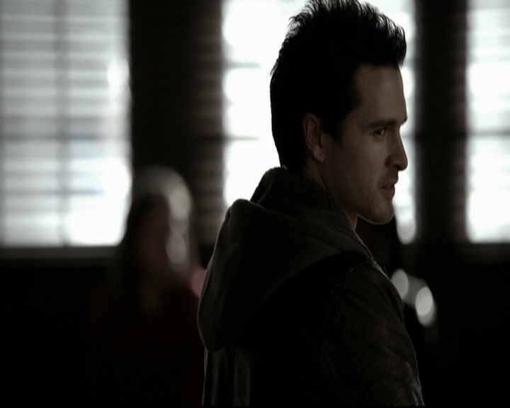 VampireDiariesWorld-dot-org_5x19ManOnFire0560.jpg