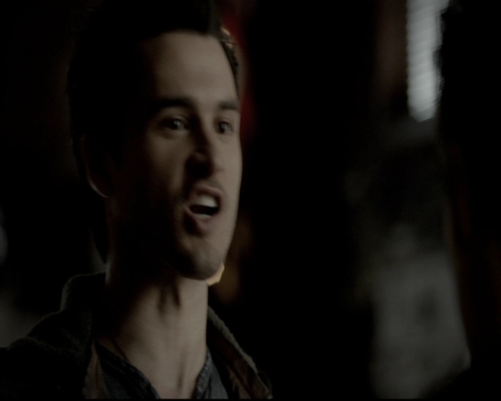 VampireDiariesWorld-dot-org_5x19ManOnFire0585.jpg