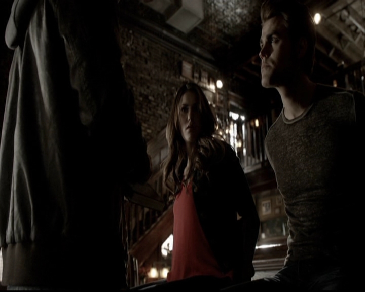 VampireDiariesWorld-dot-org_5x19ManOnFire0593.jpg