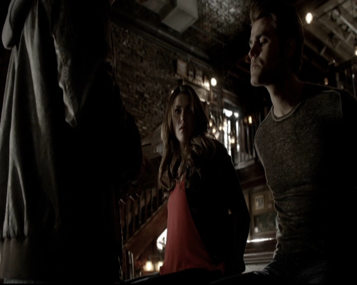 VampireDiariesWorld-dot-org_5x19ManOnFire0594.jpg