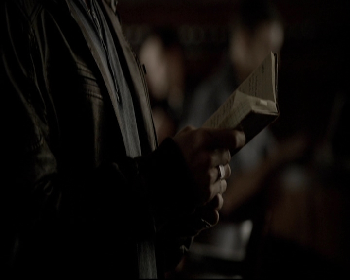 VampireDiariesWorld-dot-org_5x19ManOnFire0598.jpg