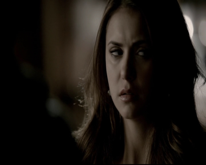 VampireDiariesWorld-dot-org_5x19ManOnFire0603.jpg