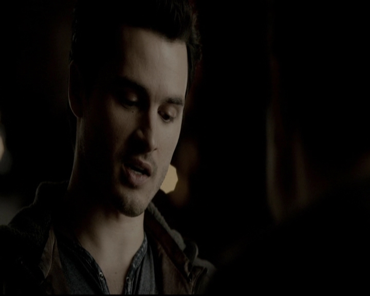 VampireDiariesWorld-dot-org_5x19ManOnFire0609.jpg