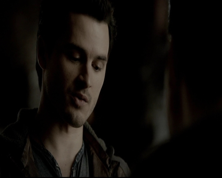 VampireDiariesWorld-dot-org_5x19ManOnFire0610.jpg