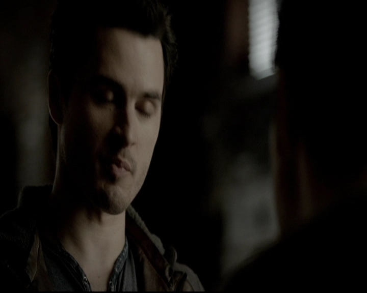 VampireDiariesWorld-dot-org_5x19ManOnFire0611.jpg