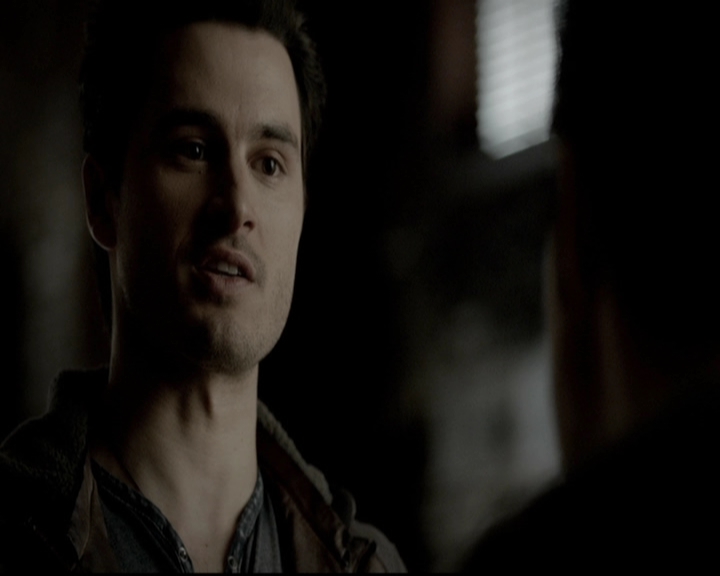 VampireDiariesWorld-dot-org_5x19ManOnFire0612.jpg