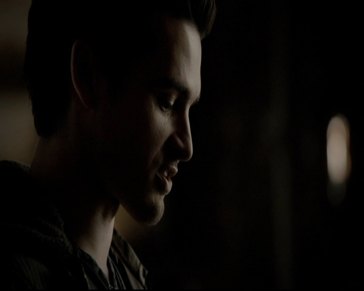 VampireDiariesWorld-dot-org_5x19ManOnFire0619.jpg