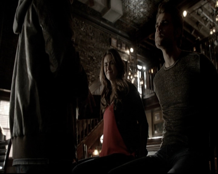 VampireDiariesWorld-dot-org_5x19ManOnFire0623.jpg