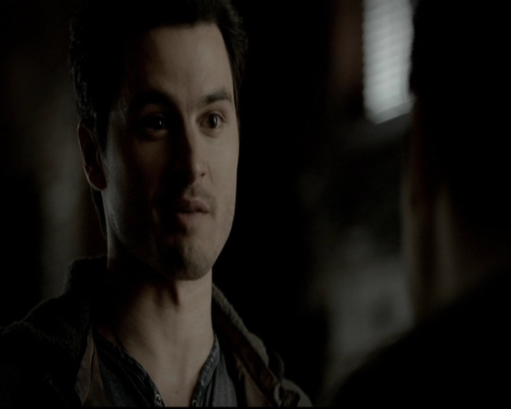 VampireDiariesWorld-dot-org_5x19ManOnFire0629.jpg