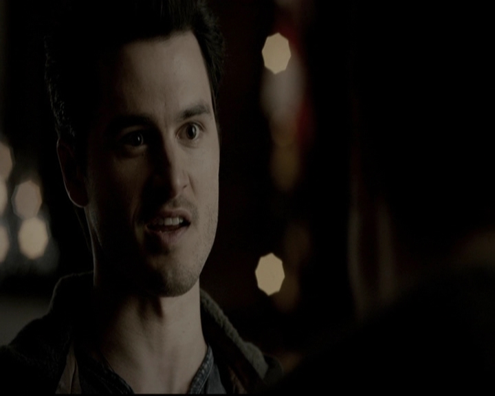 VampireDiariesWorld-dot-org_5x19ManOnFire0635.jpg