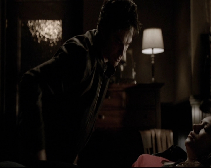 VampireDiariesWorld-dot-org_5x19ManOnFire1835.jpg