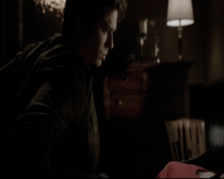 VampireDiariesWorld-dot-org_5x19ManOnFire1836.jpg