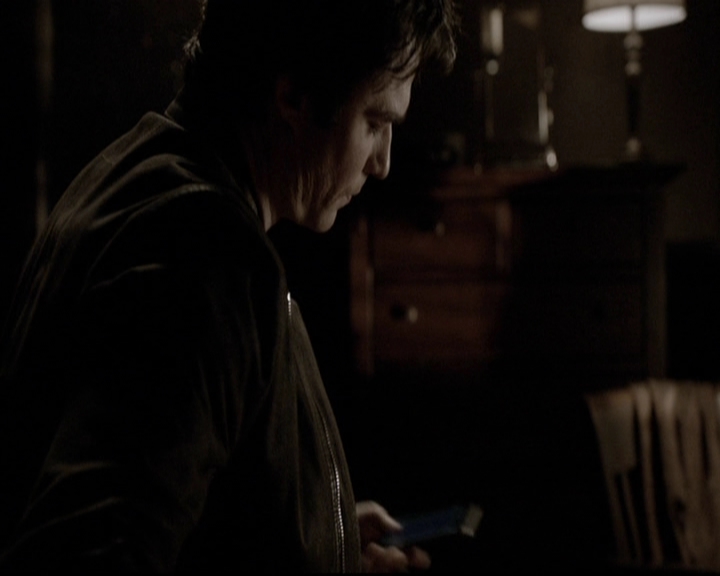 VampireDiariesWorld-dot-org_5x19ManOnFire1837.jpg