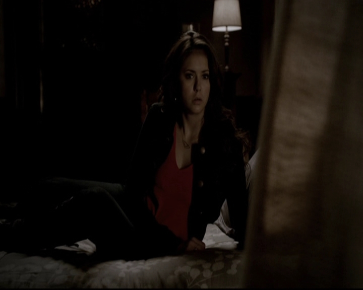 VampireDiariesWorld-dot-org_5x19ManOnFire1856.jpg